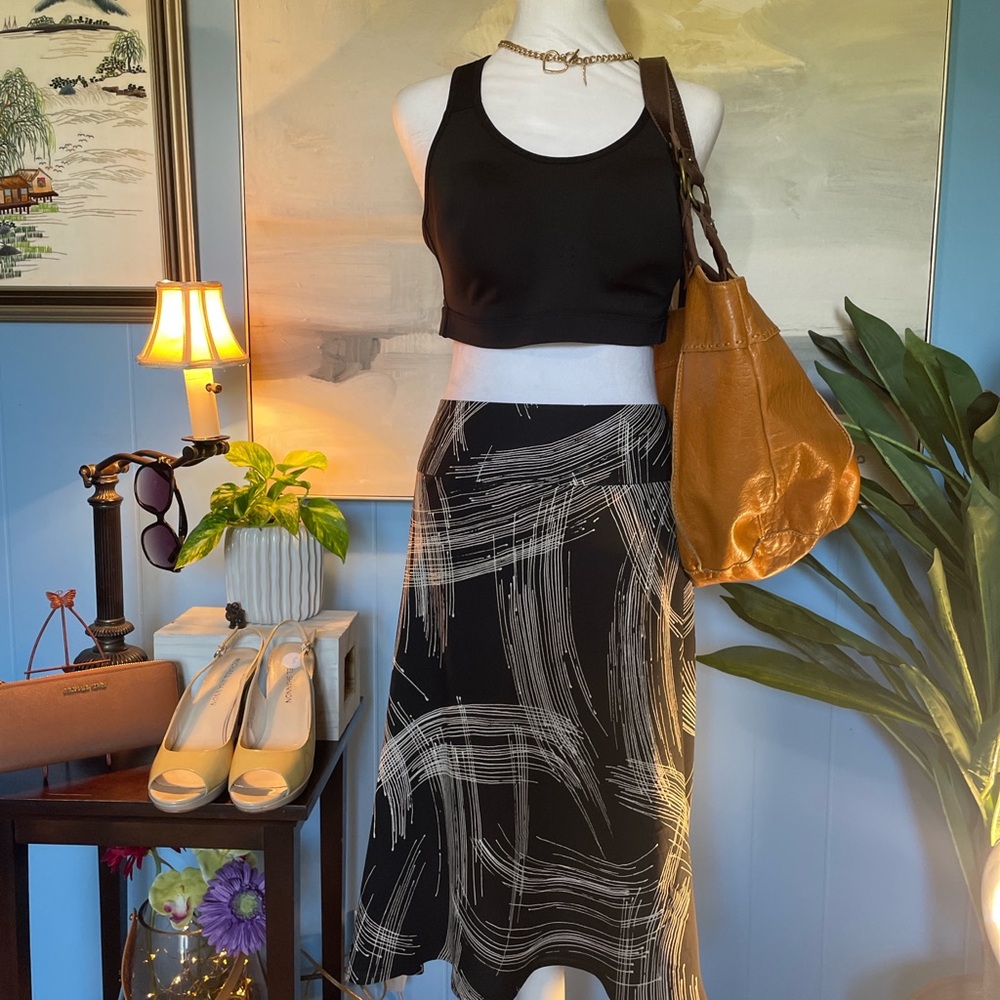 Chic Asymmetrical Black and White Skirt